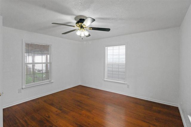 2701 Almendares Avenue, Pasadena, TX 77506