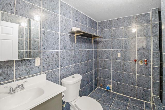 2701 Almendares Avenue, Pasadena, TX 77506