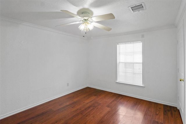 2701 Almendares Avenue, Pasadena, TX 77506