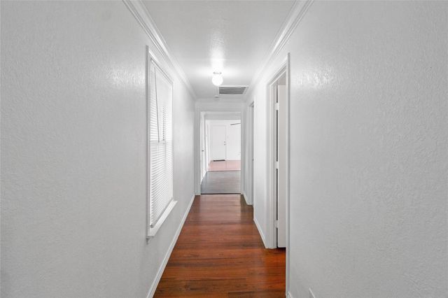 2701 Almendares Avenue, Pasadena, TX 77506