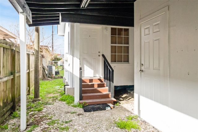 2701 Almendares Avenue, Pasadena, TX 77506