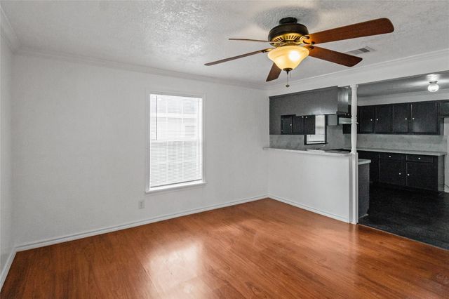 2701 Almendares Avenue, Pasadena, TX 77506