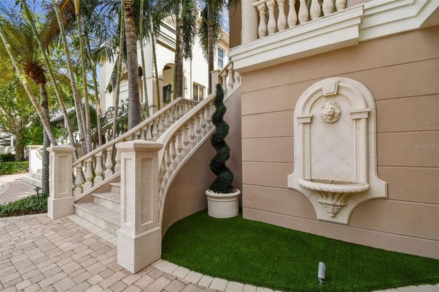 2802 BAYPOINTE CIRCLE, Tampa, FL 33611