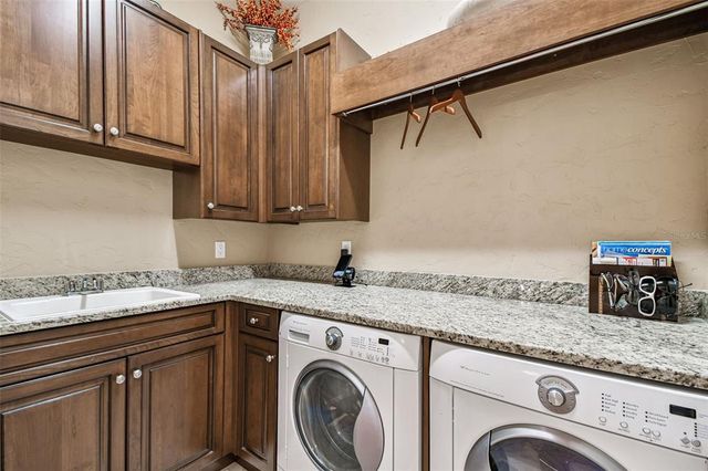 2802 BAYPOINTE CIRCLE, Tampa, FL 33611