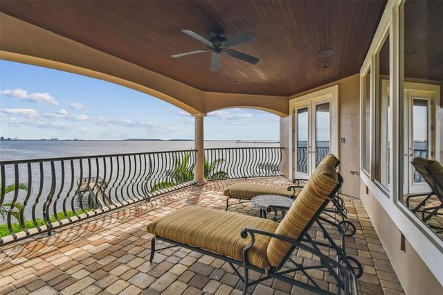 2802 BAYPOINTE CIRCLE, Tampa, FL 33611