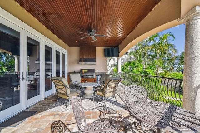 2802 BAYPOINTE CIRCLE, Tampa, FL 33611