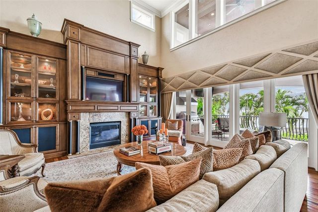 2802 BAYPOINTE CIRCLE, Tampa, FL 33611