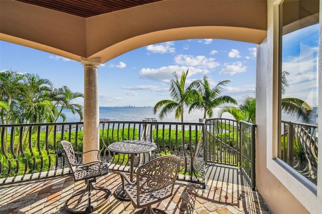 2802 BAYPOINTE CIRCLE, Tampa, FL 33611