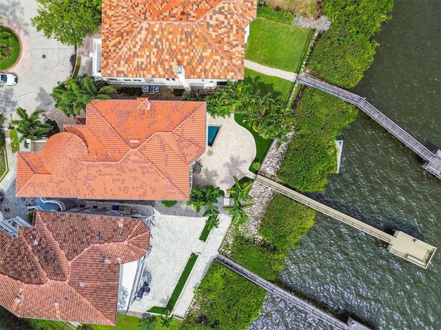 2802 BAYPOINTE CIRCLE, Tampa, FL 33611