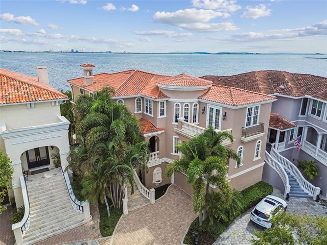2802 BAYPOINTE CIRCLE, Tampa, FL 33611