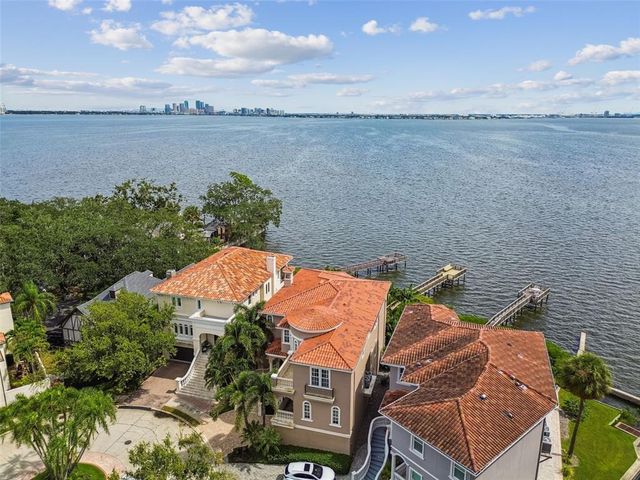 2802 BAYPOINTE CIRCLE, Tampa, FL 33611