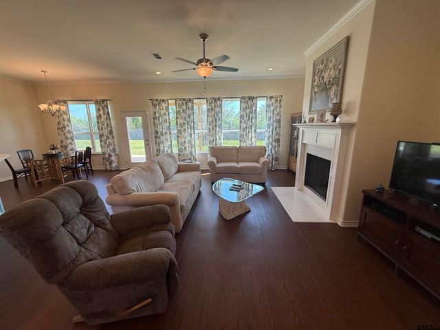 21547 Castle Rock Cir, Bullard, TX 75757