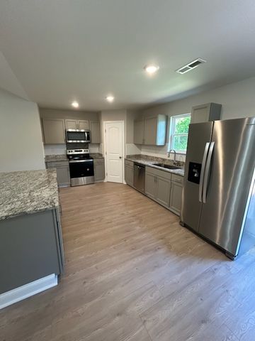 708 Hampton Street, Iva, SC 29655