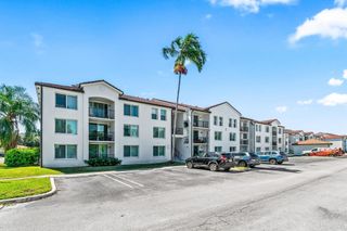 320 Villa Circle, Boynton Beach, FL 33435