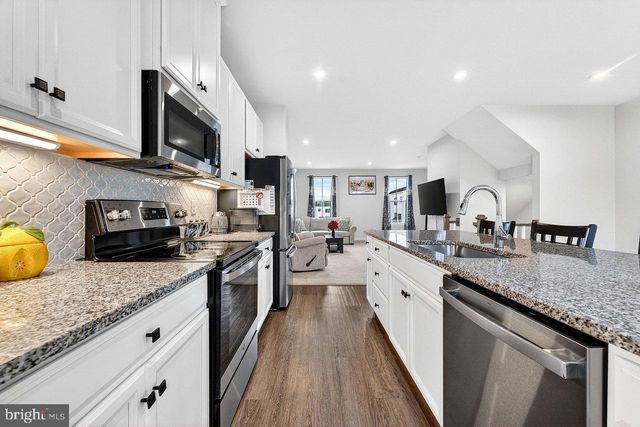 39 SAGE WAY, Mt Laurel, NJ 08054