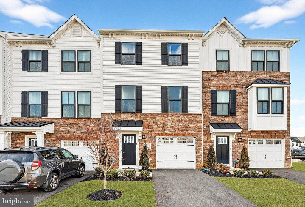 39 SAGE WAY, Mt Laurel, NJ 08054