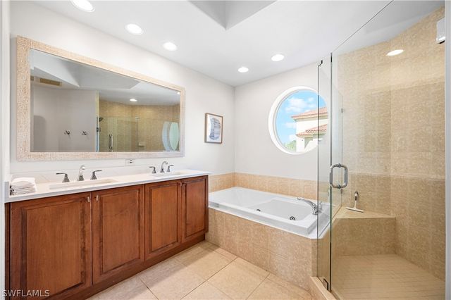 2738 Tiburon BLVD E B406, Naples, FL 34109