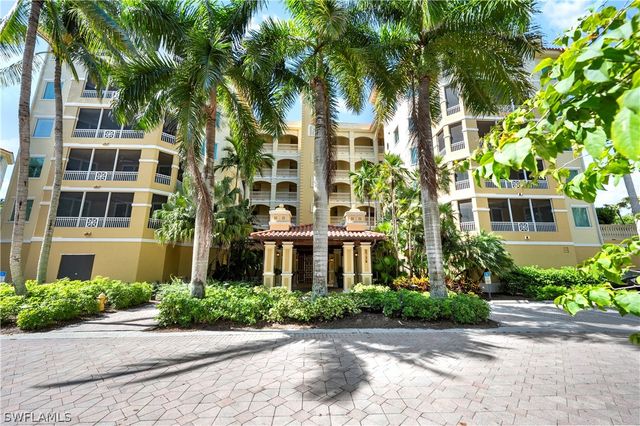 2738 Tiburon BLVD E B406, Naples, FL 34109