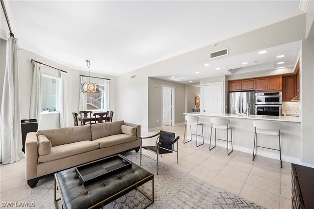 2738 Tiburon BLVD E B406, Naples, FL 34109