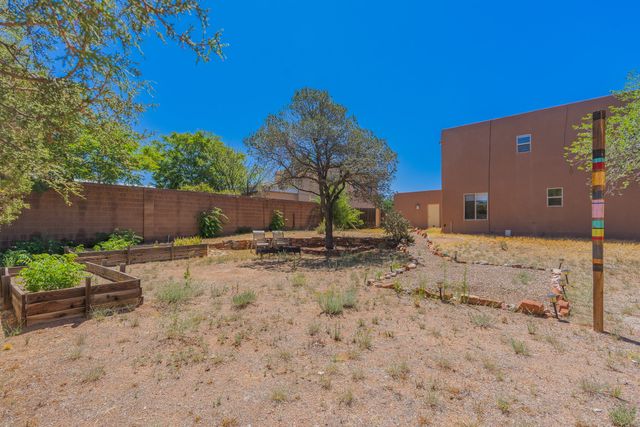 1895 Quemado Street, Santa Fe, NM 87505