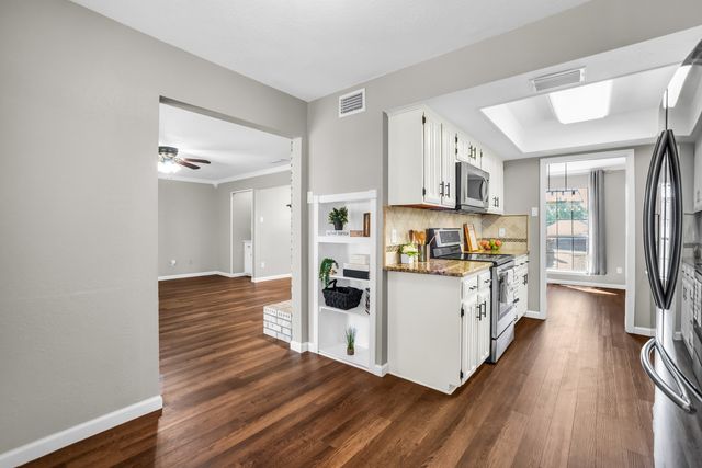 2621 Carmel Circle, Carrollton, TX 75006