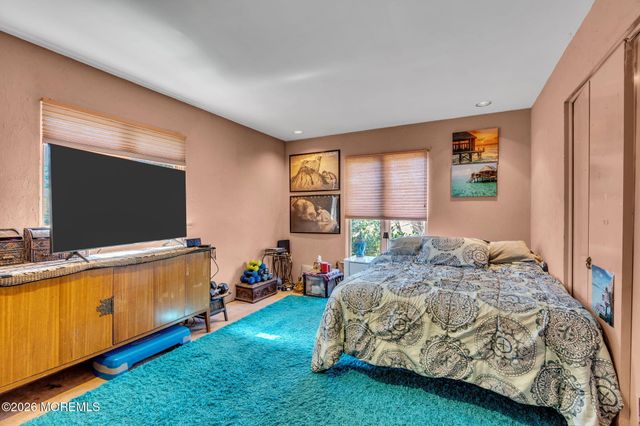 6 Surrey Lane, Ocean Twp, NJ 07712