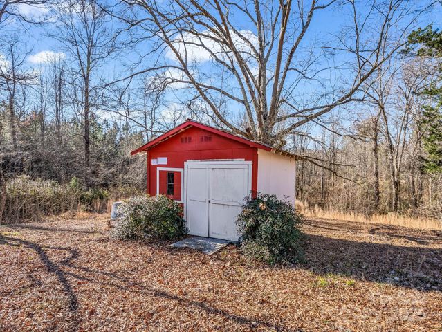 2072 Dean Lane, Lincolnton, NC 28092
