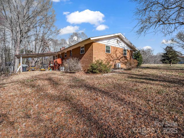 2072 Dean Lane, Lincolnton, NC 28092