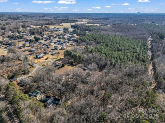 2072 Dean Lane, Lincolnton, NC 28092