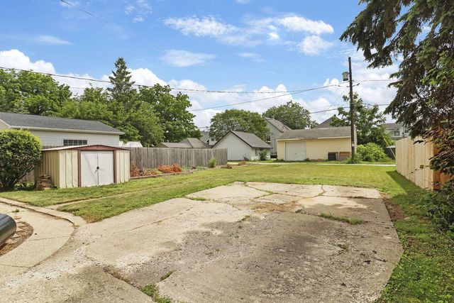 3915 10th AVENUE, Kenosha, WI 53140