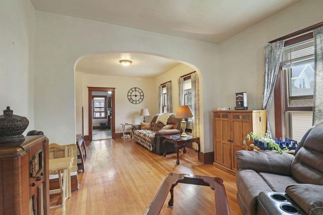 3915 10th AVENUE, Kenosha, WI 53140