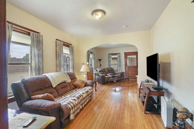 3915 10th AVENUE, Kenosha, WI 53140