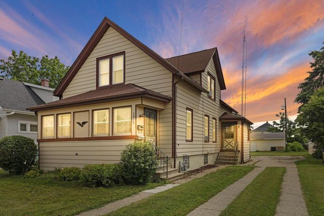 3915 10th AVENUE, Kenosha, WI 53140