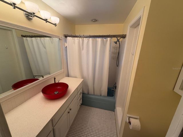 1070 6TH AVENUE NE, Largo, FL 33770