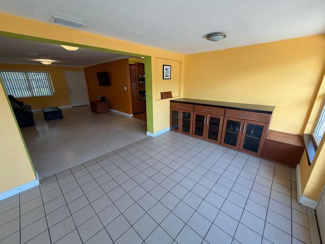 1070 6TH AVENUE NE, Largo, FL 33770