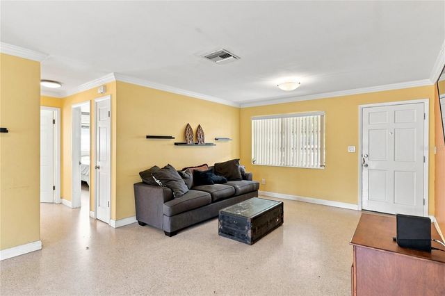1070 6TH AVENUE NE, Largo, FL 33770