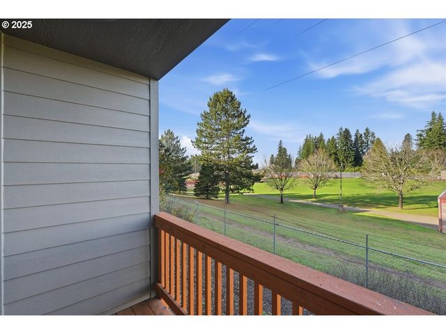 37867 COLLEGE St, Sandy, OR 97055