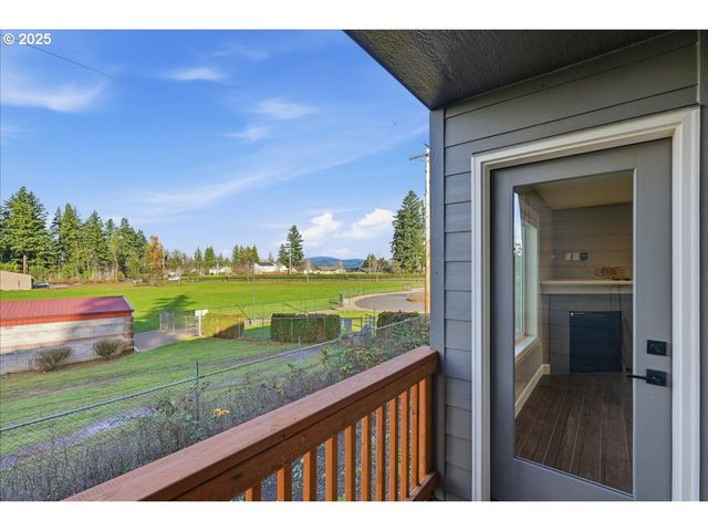 37867 COLLEGE St, Sandy, OR 97055