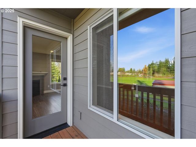 37867 COLLEGE St, Sandy, OR 97055