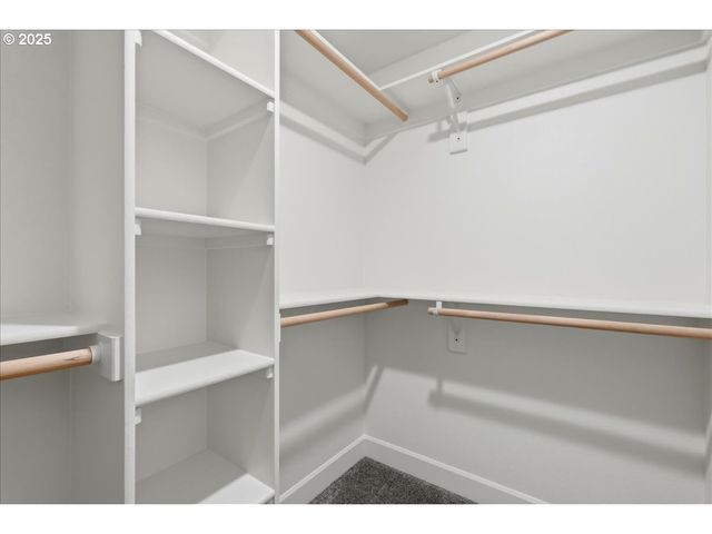 37867 COLLEGE St, Sandy, OR 97055