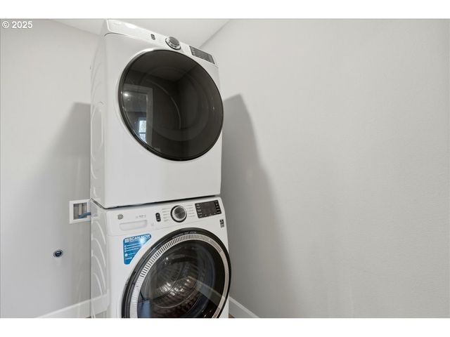 37867 COLLEGE St, Sandy, OR 97055