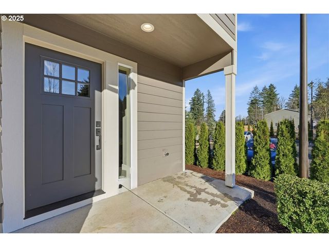 37867 COLLEGE St, Sandy, OR 97055