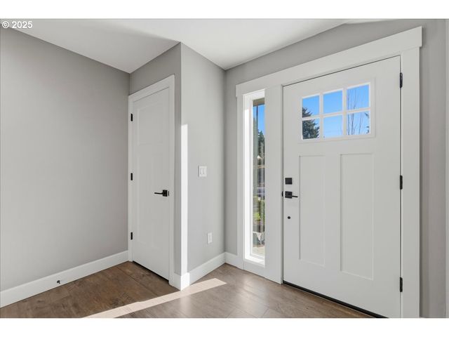 37867 COLLEGE St, Sandy, OR 97055