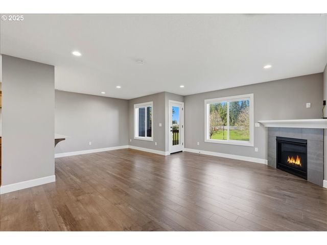 37867 COLLEGE St, Sandy, OR 97055