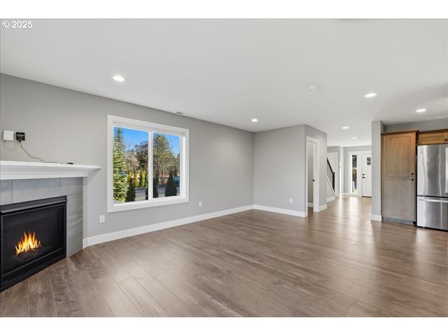 37867 COLLEGE St, Sandy, OR 97055