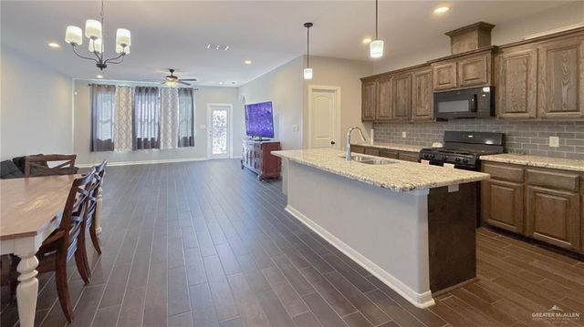 3101 Kestrel Drive, Mission, TX 78572