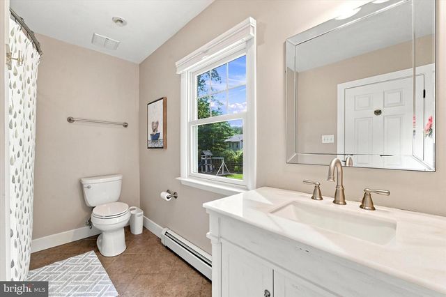 417 HEATHERWOOD LN, Devon, PA 19333
