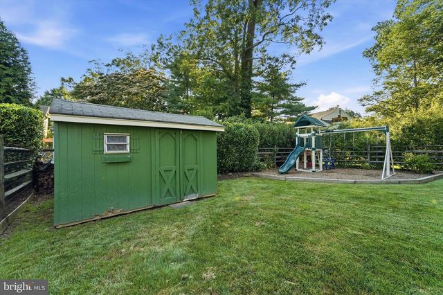 417 HEATHERWOOD LN, Devon, PA 19333