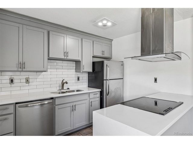 3351 S Field St 113, Lakewood, CO 80227