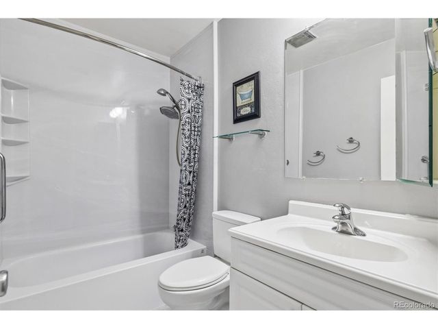 3351 S Field St 113, Lakewood, CO 80227